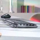 Kép 3/7 - Logitech 920-010759 billentyűzet Irodai RF vezeték nélküli + Bluetooth QWERTY Nemzetközi amerikai Grafit