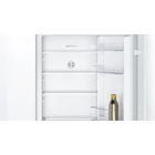 Kép 7/7 - Bosch Serie 2 KIV86NSE0 fridge-freezer Built-in 267 L E White
