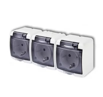 Aquastar 3-as földelt dugalj, átlátszó csapfedeles, IP54, fehér