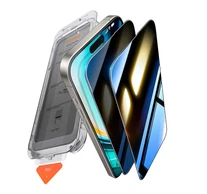 Mester adatvédelmi üveg telepítése iPhone 16 Plus készülékhez