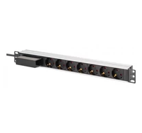 PDU Rack Áramelosztó 19" C típusú 16A-es biztosítékkal, 7 Schuko CEE 7/3 (45°) aljzattal, 1,8m kábellel, Unischuko CEE 7/7 dugóval, 16A, alumínium