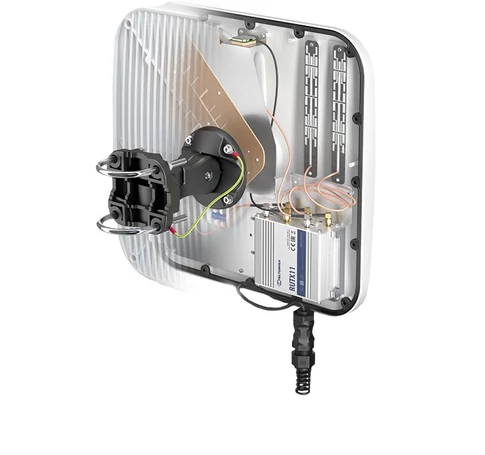 QuWireless QuMax XR All In hálózati antenna Irányított antenna PoE/LAN 7 dBi