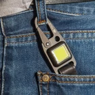 Kép 4/6 - True Utility Cliplite, TU918, kulcstartó karabiner, tölthető lámpa, 4 funkció, 47 lm COB LED, Li-ion, marhabőr szíj, rozsdamentes acélváz