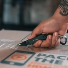 Kép 3/6 - True Utility Modern Keychain Knife, TU7060N, 4 cm rozsdamentes acél penge, multifunkcionális, eloxált alumínium markolat