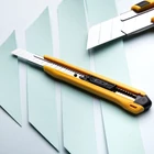 Kép 4/5 - Deli Tools EDL009B SK4 sniccer kés 9mm (sárga)