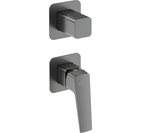Shower valve with spray switch