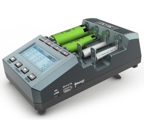 SkyRC MC3000 AA/AAA töltő
